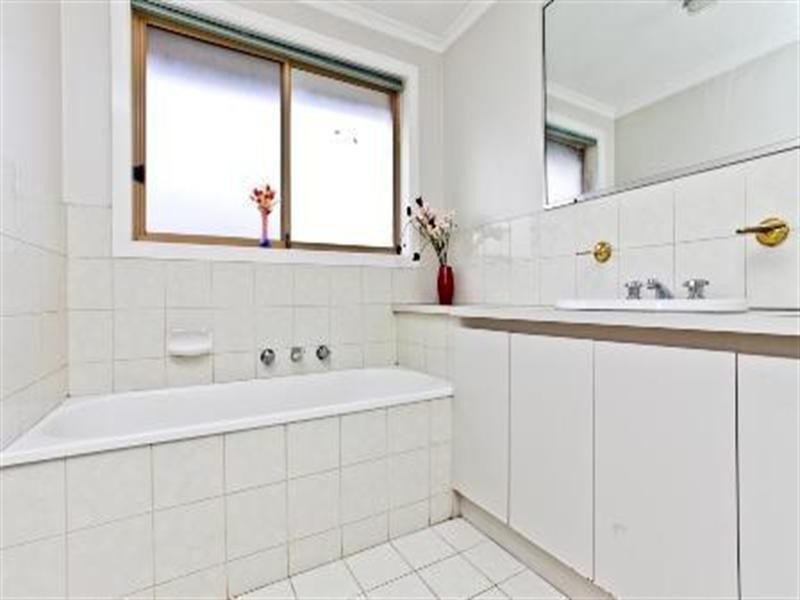 38 Cameron Drive, Hoppers Crossing VIC 3029