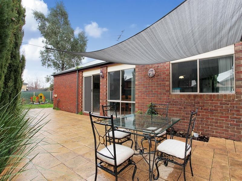 2 Chelsea Close, Wyndham Vale VIC 3024