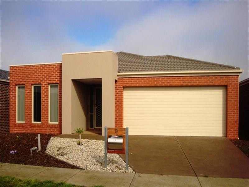 9 Jemma Avenue, Point Cook VIC 3030