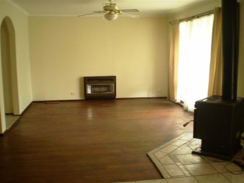 25 Warringa Crescent, Hoppers Crossing VIC 3029