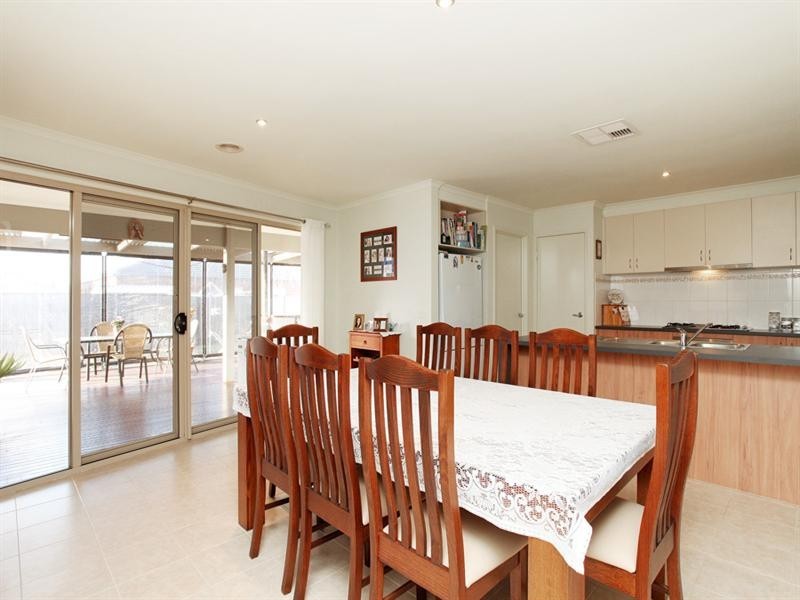 21 Inverell Parkway, Tarneit VIC 3029