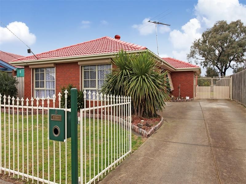 8 Sanderling Street, Werribee VIC 3030