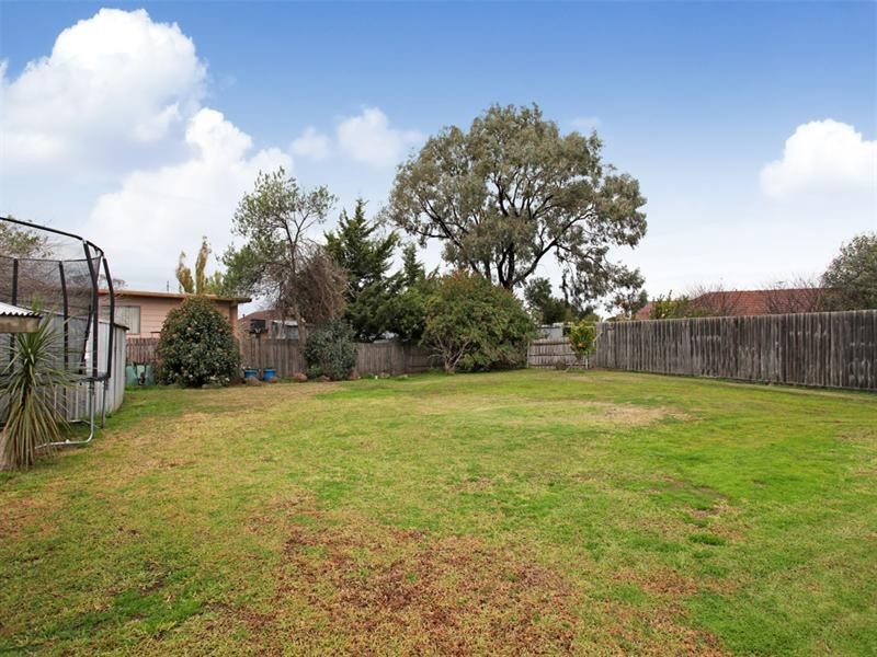 8 Sanderling Street, Werribee VIC 3030