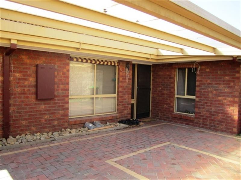 7 Warbler Close, Werribee VIC 3030