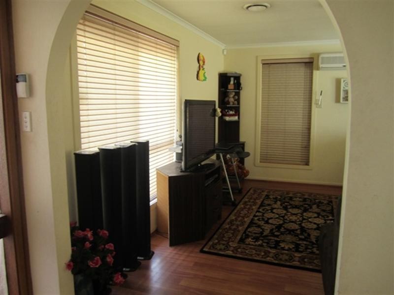 7 Warbler Close, Werribee VIC 3030