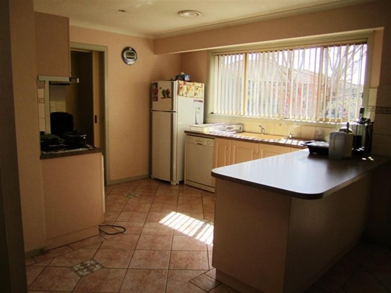 7 Warbler Close, Werribee VIC 3030