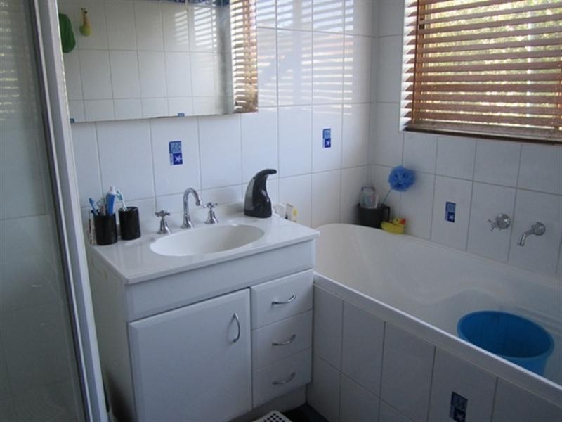 7 Warbler Close, Werribee VIC 3030