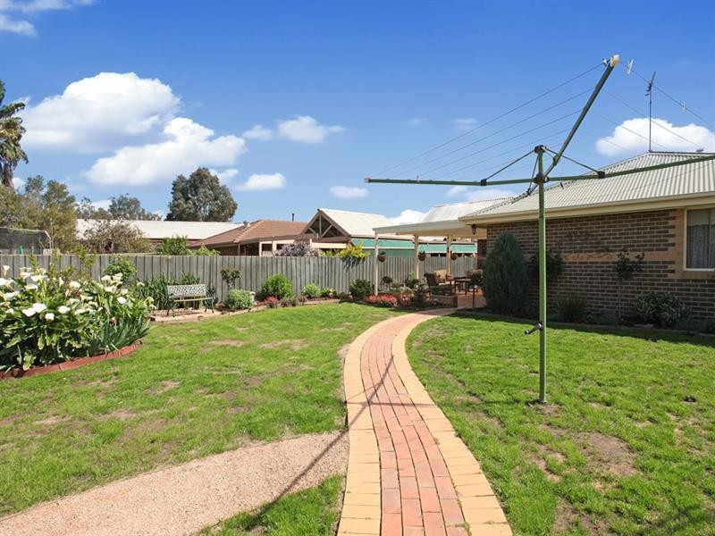 4 Savage Court, Werribee VIC 3030