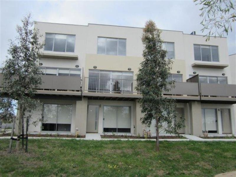 9/1 Clearwater Rise Parade, Truganina VIC 3029