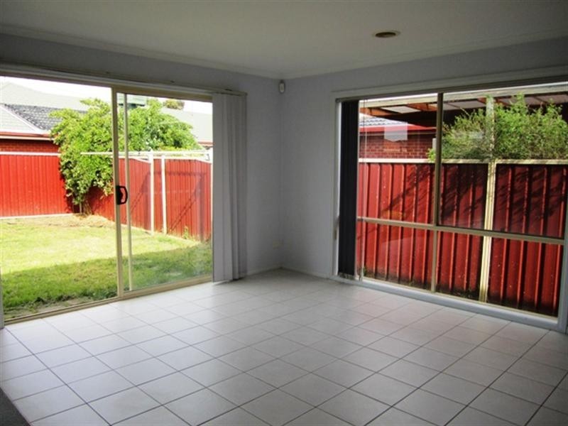 98b Rosella Avenue, Werribee VIC 3030