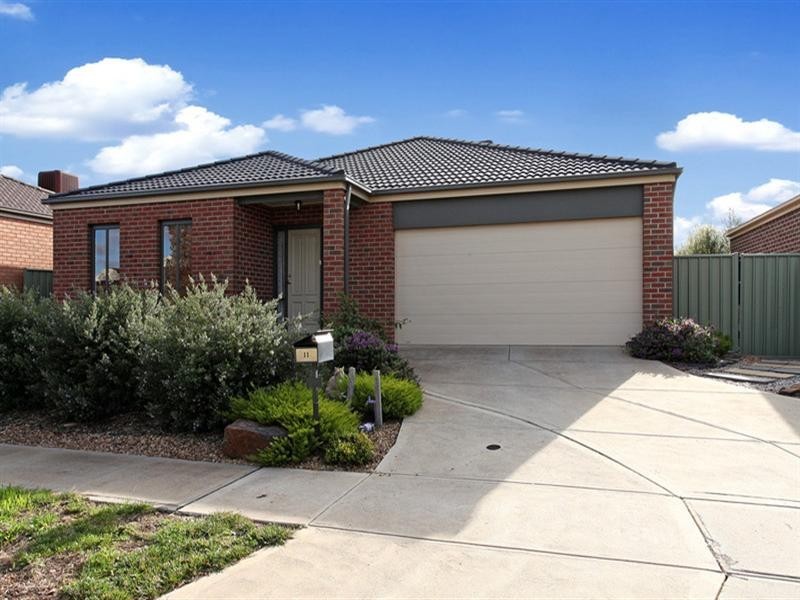 11 Vaughan Chase, Wyndham Vale VIC 3024