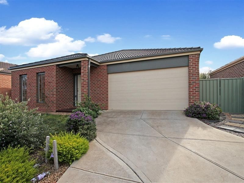 11 Vaughan Chase, Wyndham Vale VIC 3024