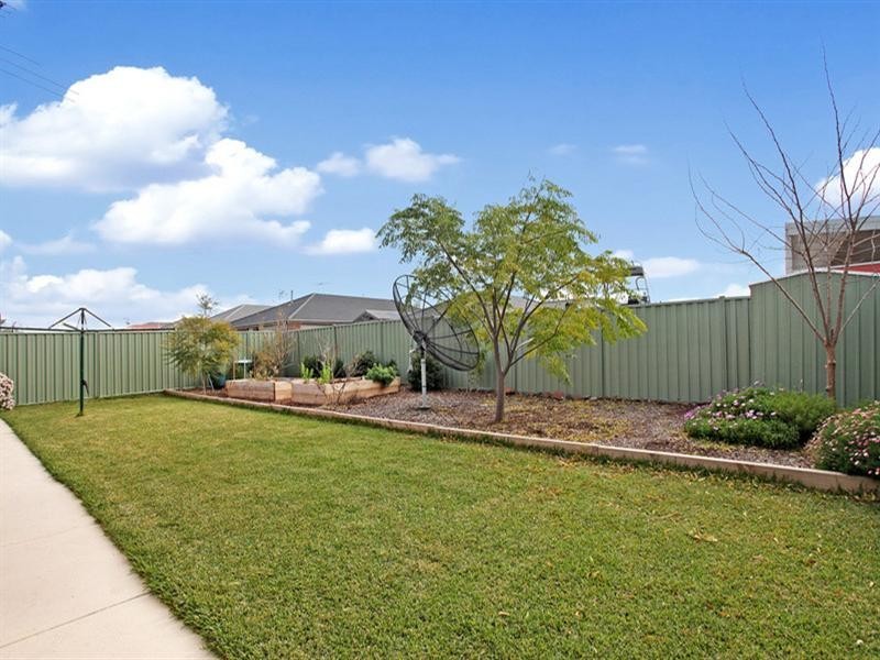 11 Vaughan Chase, Wyndham Vale VIC 3024