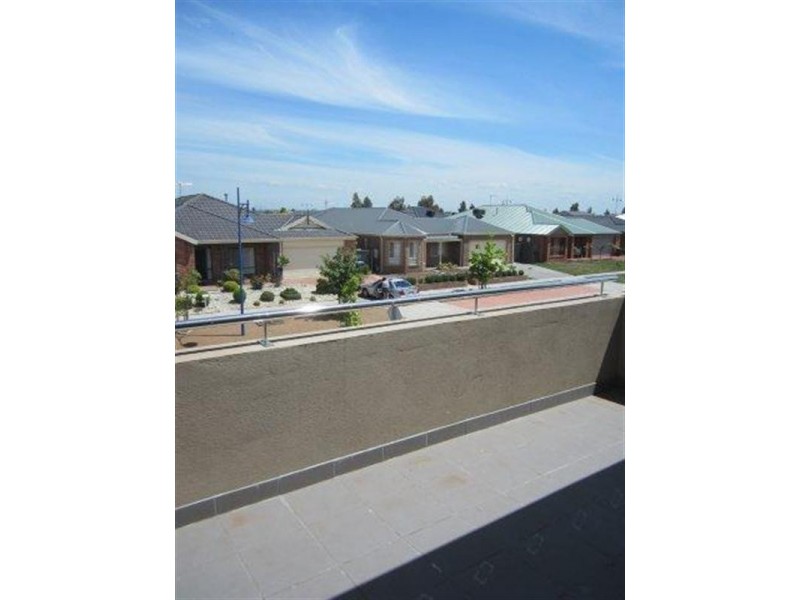 15 Eucumbene Road, Wyndham Vale VIC 3024