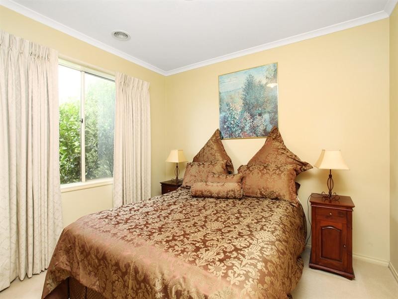 2 Chisholm Place, Wyndham Vale VIC 3024