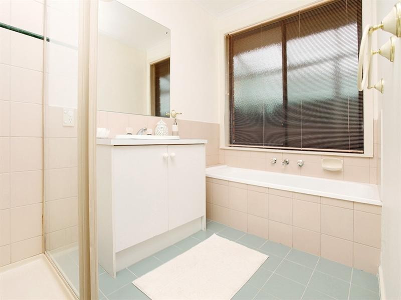 61 Kathleen Cresent, Hoppers Crossing VIC 3029