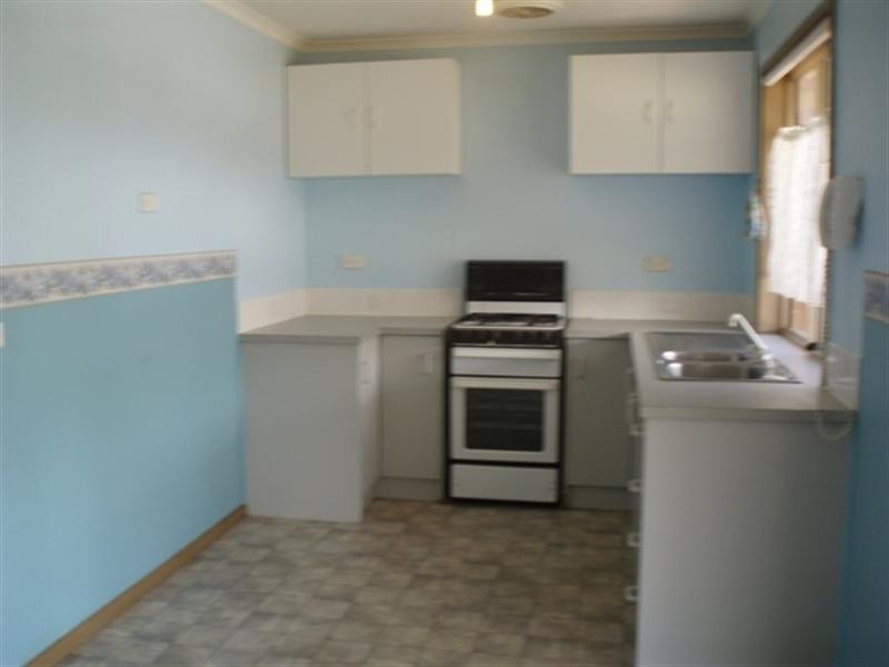 98 Cambridge Crescent, Werribee VIC 3030