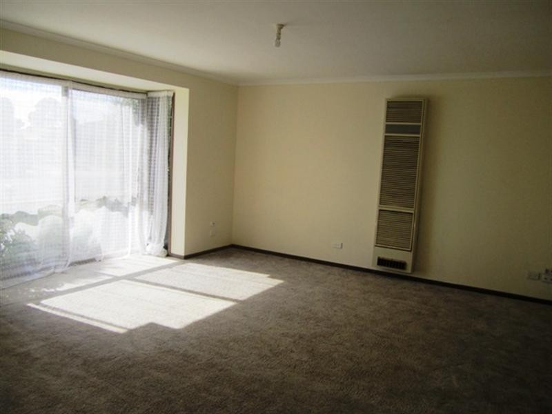 98 Cambridge Crescent, Werribee VIC 3030