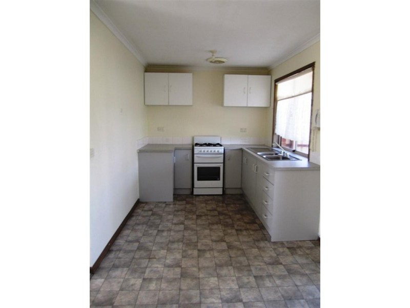 98 Cambridge Crescent, Werribee VIC 3030