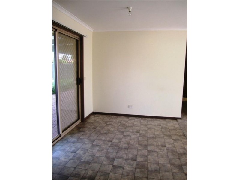 98 Cambridge Crescent, Werribee VIC 3030