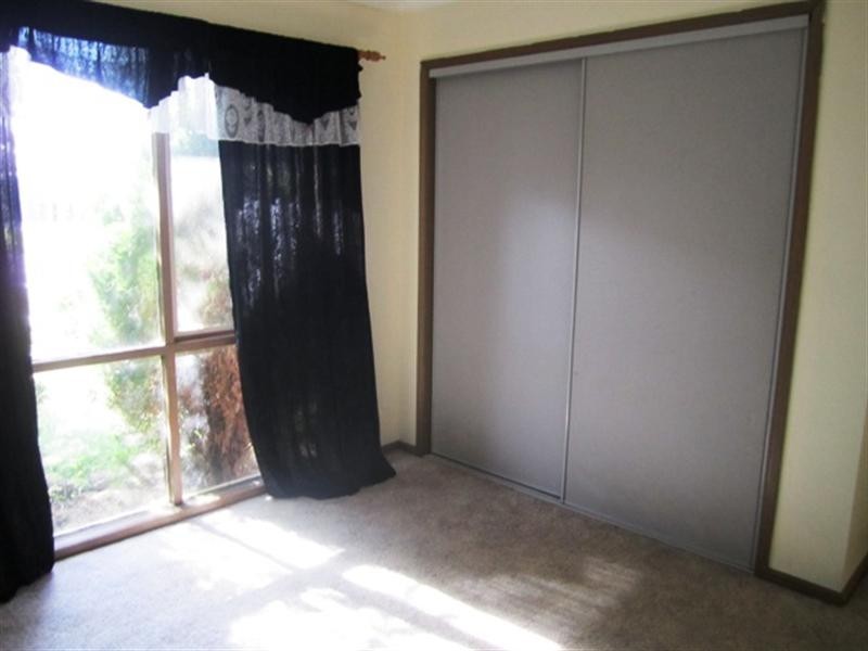 98 Cambridge Crescent, Werribee VIC 3030