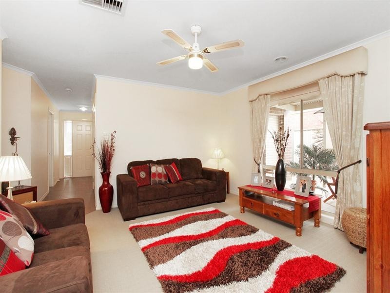 9 Hollows Circuit, Tarneit VIC 3029