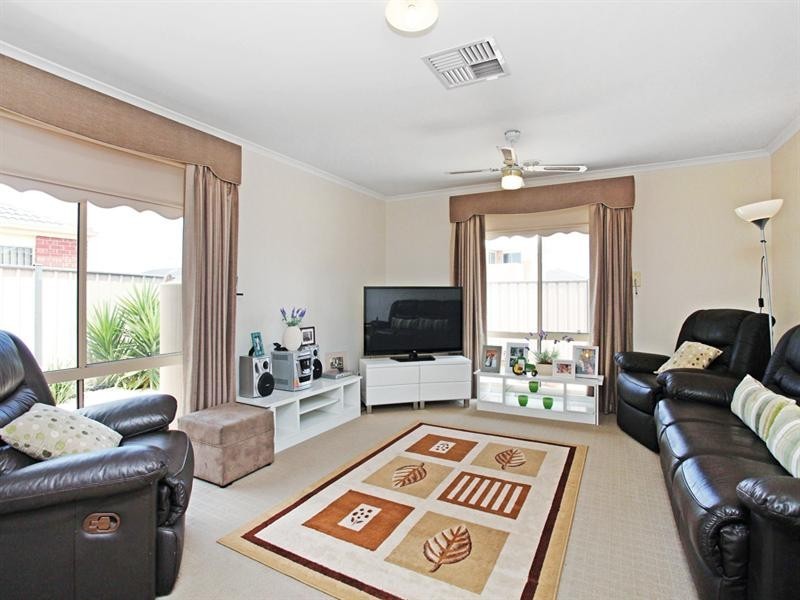 9 Hollows Circuit, Tarneit VIC 3029