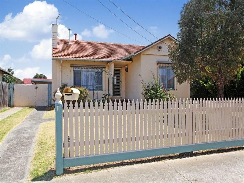 8 Williams Road, Laverton VIC 3028