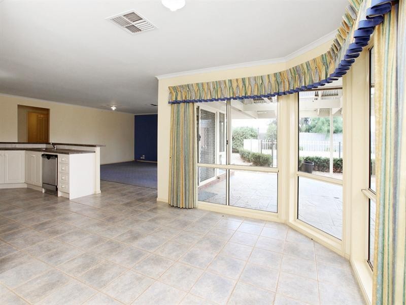 4 Clansman Close, Hoppers Crossing VIC 3029