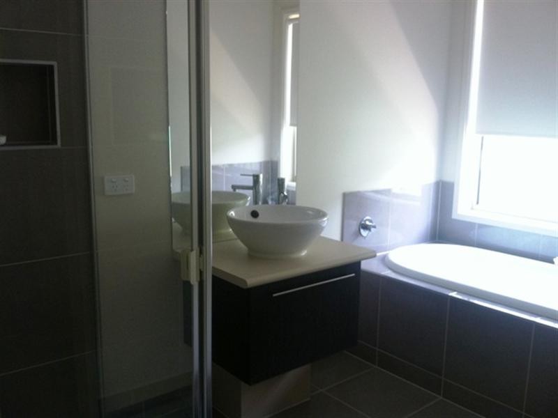 18 Avonwood Avenue, Wyndham Vale VIC 3024