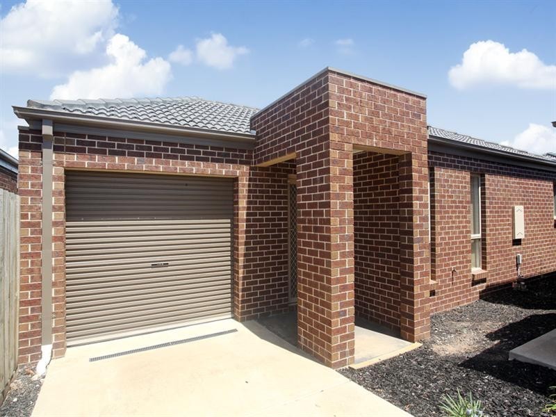 2/47 West Meadows Lane, Truganina VIC 3029