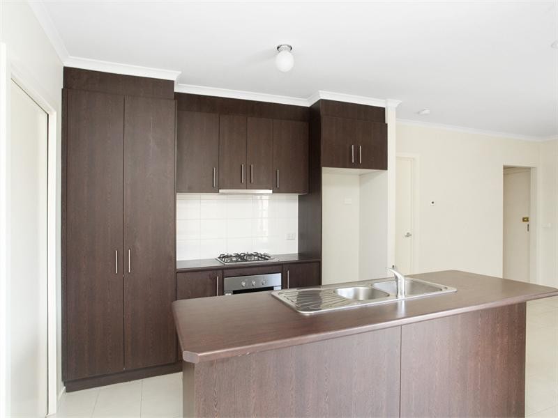 2/47 West Meadows Lane, Truganina VIC 3029