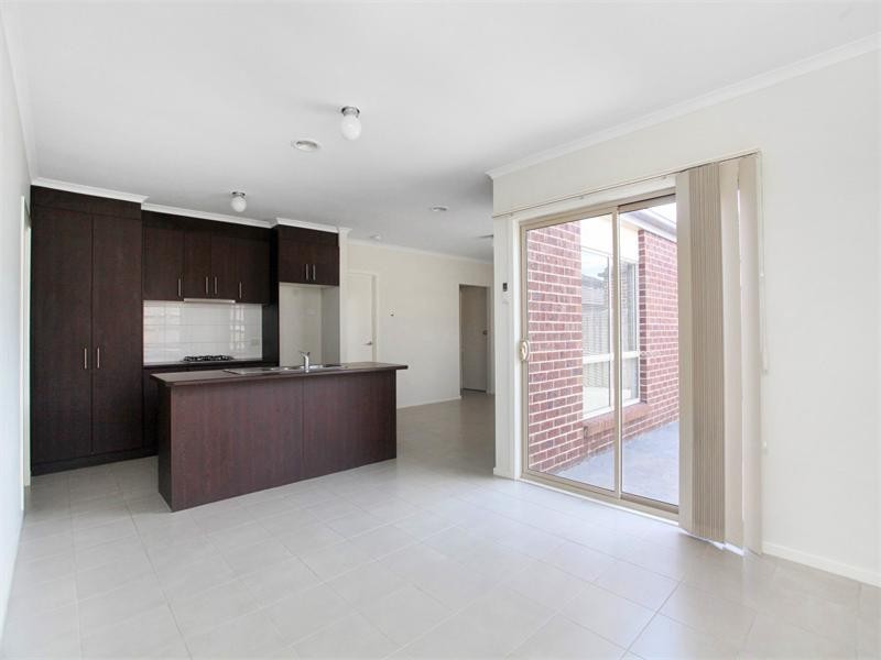 2/47 West Meadows Lane, Truganina VIC 3029