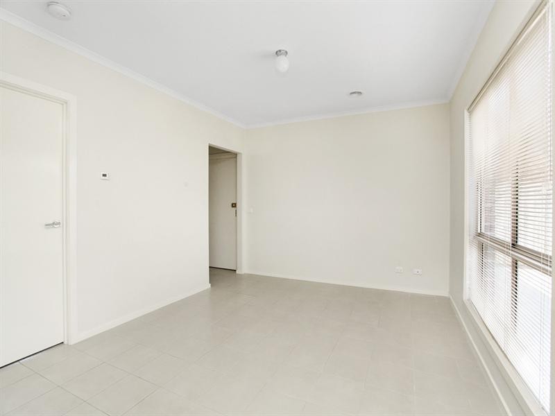 2/47 West Meadows Lane, Truganina VIC 3029