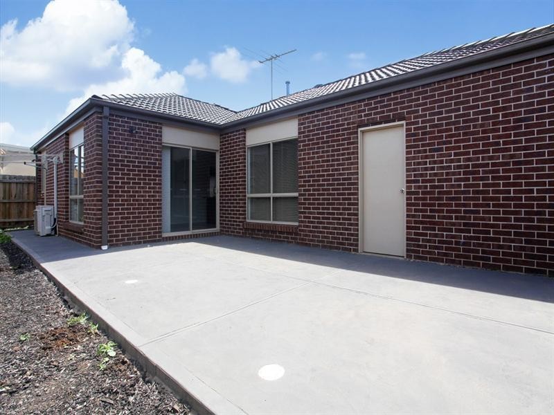 2/47 West Meadows Lane, Truganina VIC 3029
