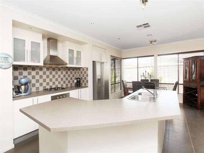 48 Azure Drive, Tarneit VIC 3029