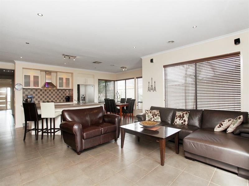 48 Azure Drive, Tarneit VIC 3029