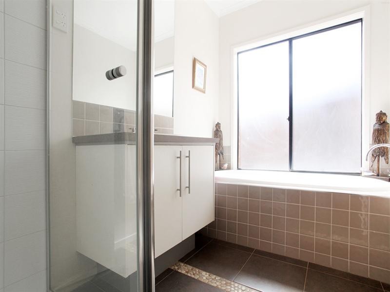 48 Azure Drive, Tarneit VIC 3029