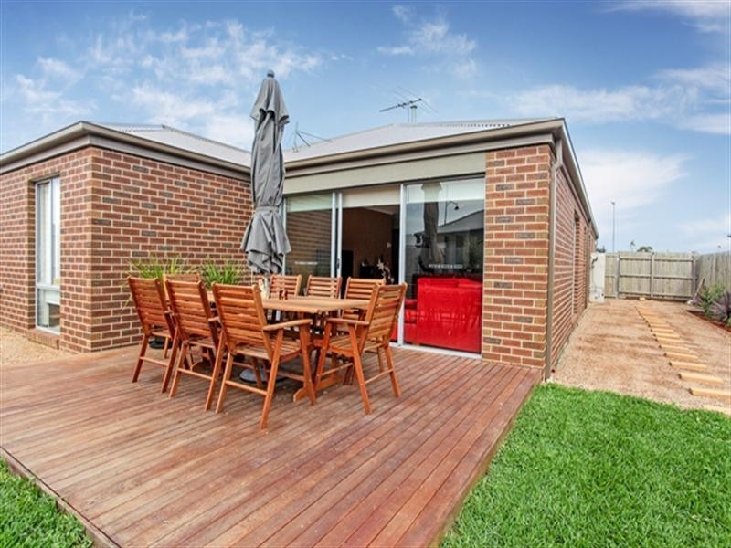 16 Merribah Way, Truganina VIC 3029