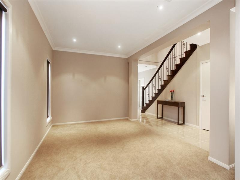 16 Tamborine Avenue, Point Cook VIC 3030