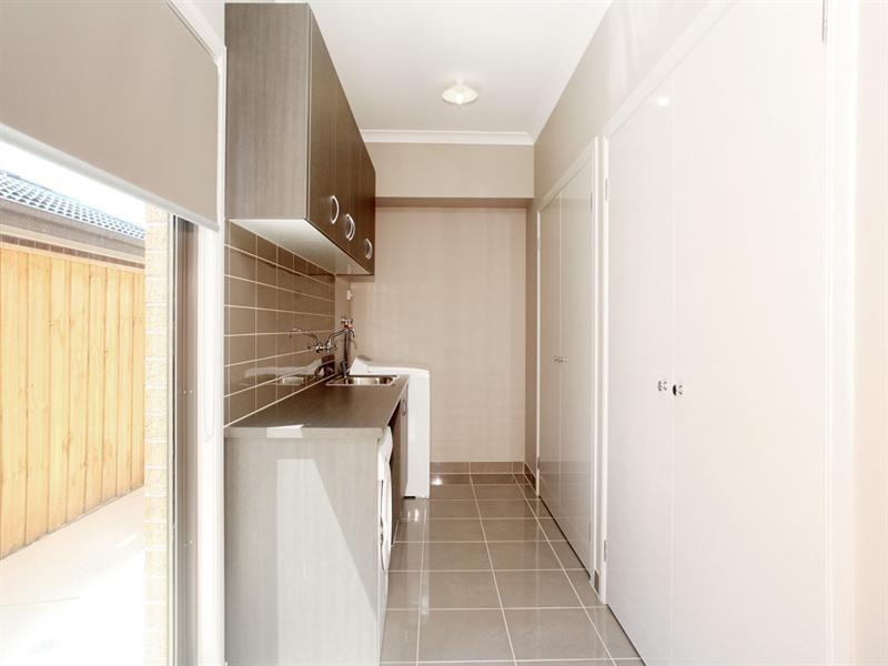 16 Tamborine Avenue, Point Cook VIC 3030