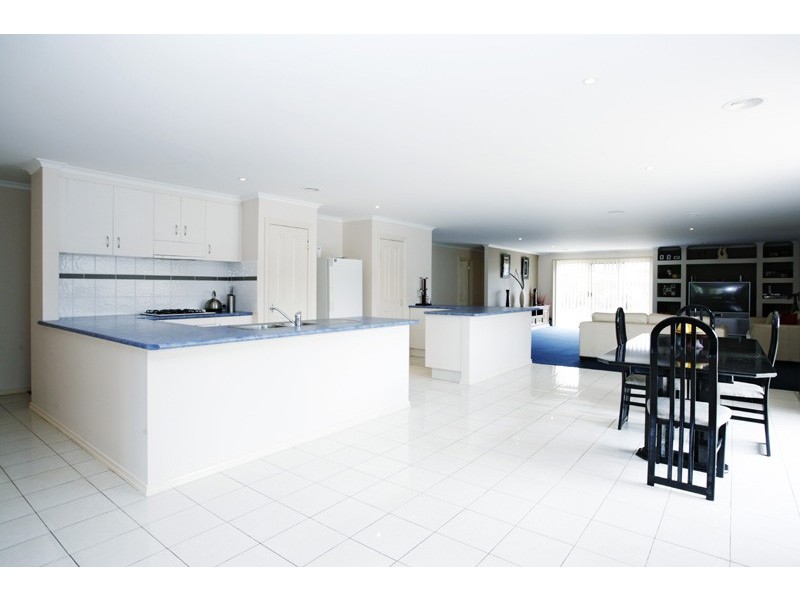 94 Walls Road, Werribee VIC 3030