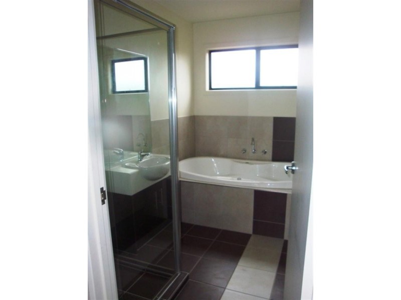 17 Hyde Park Terrace, Point Cook VIC 3030