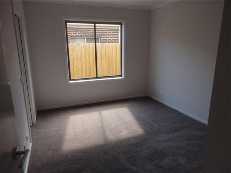 26 Bridlepath Drive, Truganina VIC 3029