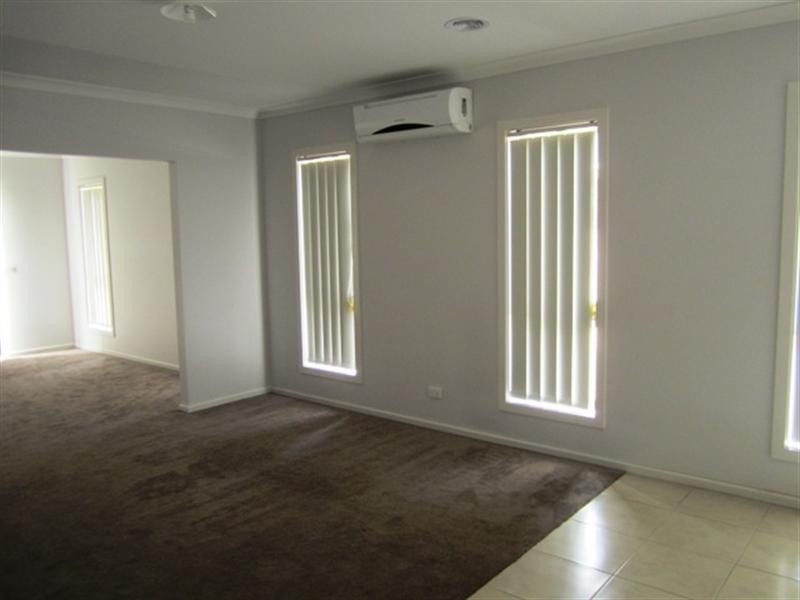 26 Bridlepath Drive, Truganina VIC 3029