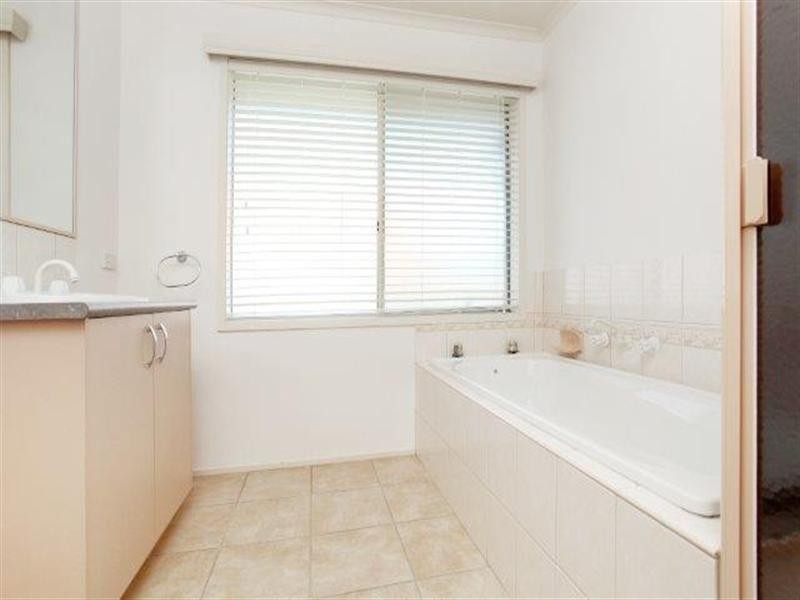 4 Domigan Court, Hoppers Crossing VIC 3029