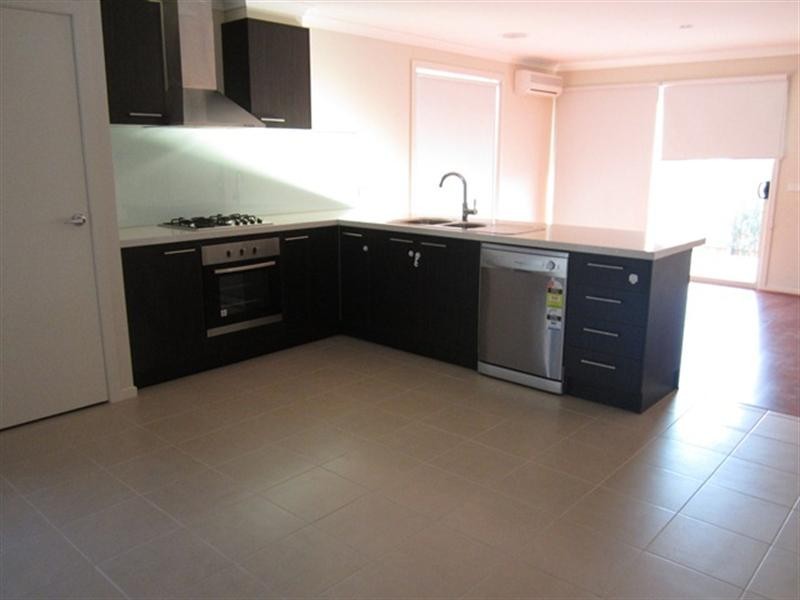 77 Hamish Drive, Tarneit VIC 3029