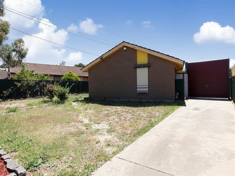 16 Pelican Place, Werribee VIC 3030
