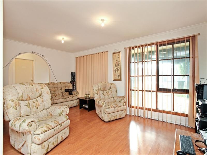 27 Huntingfield Drive, Hoppers Crossing VIC 3029