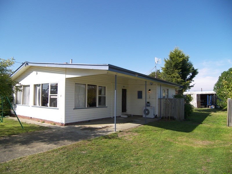 33 South Terrace, Lauderdale TAS 7021